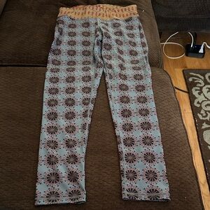 NATURAL LIFE Mandala Pattern Leggings - Blue and Pink